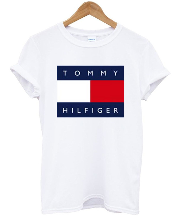 Бренд одежды с красно белым логотипом. Бренд Томми Хилфигер. Бренд одежды Томми Хилфигер. Тишка Томми Хилфигер. Tommy Hilfiger 1522351.